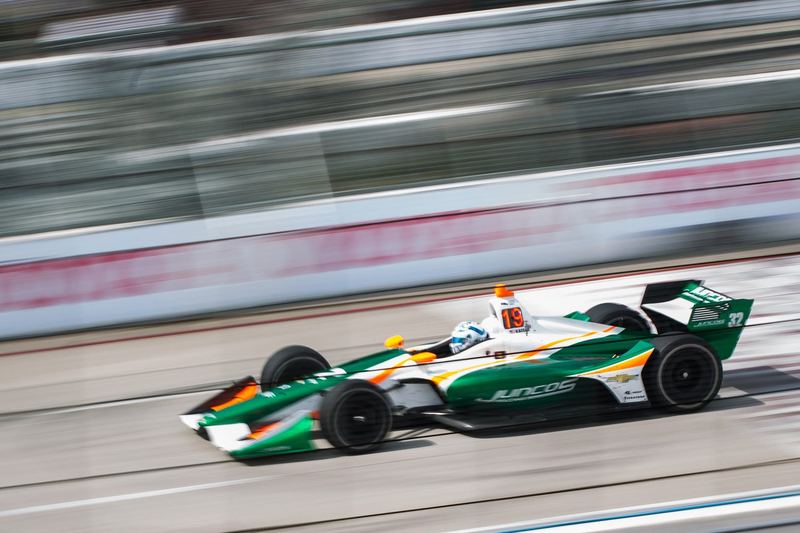 IndyCar panning shot at the 2018 Toyota Grand Prix of Long Beach (photo 2 of 20)
