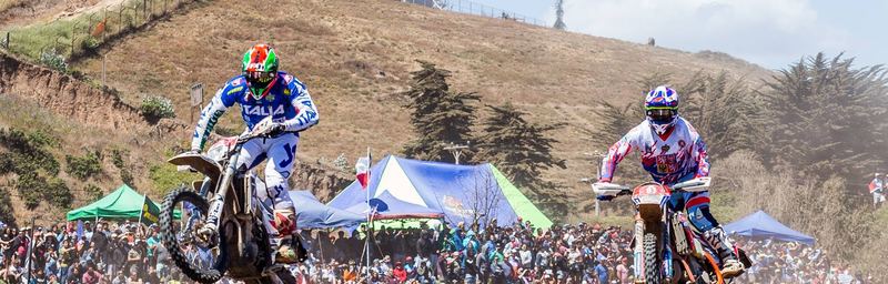 Enduro rider jumping at the FIM International Six Days of Enduro in Chile (photo 3 of 19)