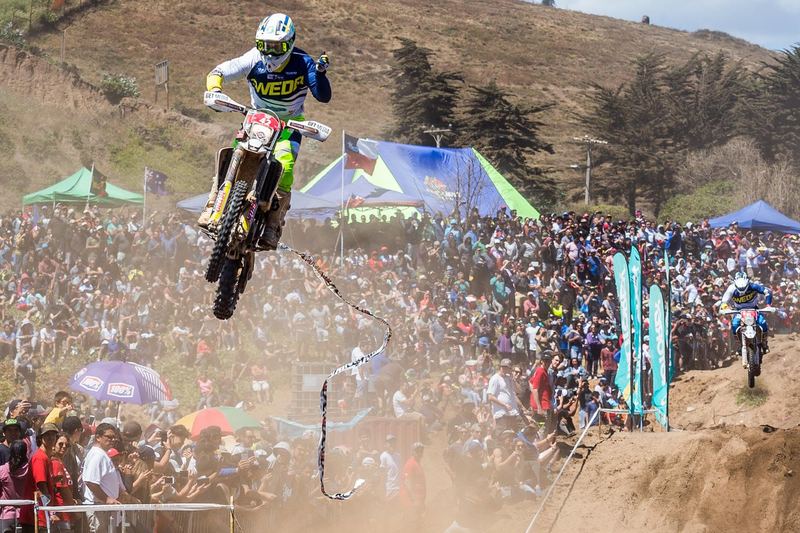 Enduro rider jumping at the FIM International Six Days of Enduro in Chile (photo 4 of 19)