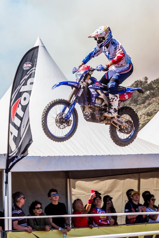 Enduro rider jumping at the FIM International Six Days of Enduro in Chile (photo 7 of 19)