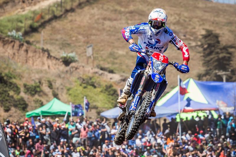 Enduro rider jumping at the FIM International Six Days of Enduro in Chile (photo 12 of 19)