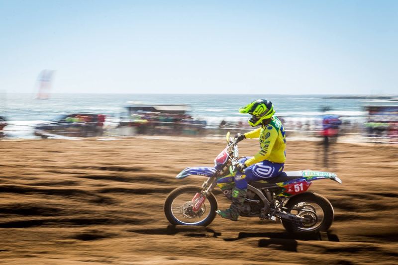 Enduro rider jumping at the FIM International Six Days of Enduro in Chile (photo 19 of 19)