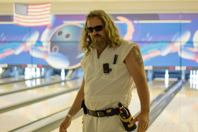 Lebowski Fest fans in costume in Los Angeles, 2013 (photo 9 of 23)