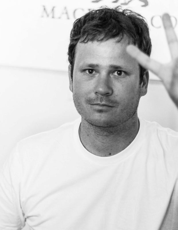 Portrait photography by Carlos Martinez (photo 3 of 12)