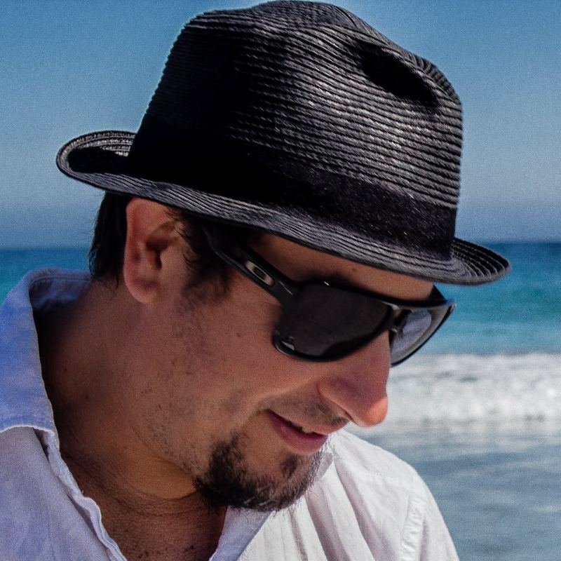 Portrait photography by Carlos Martinez (photo 7 of 12)