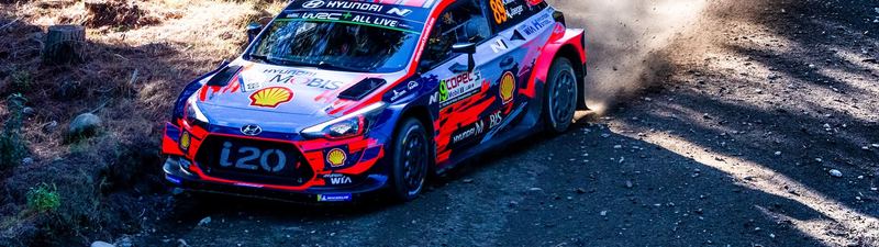 WRC Rally Chile 2019: a World Rally Car on a forest gravel stage near Concepción (photo 11 of 31)